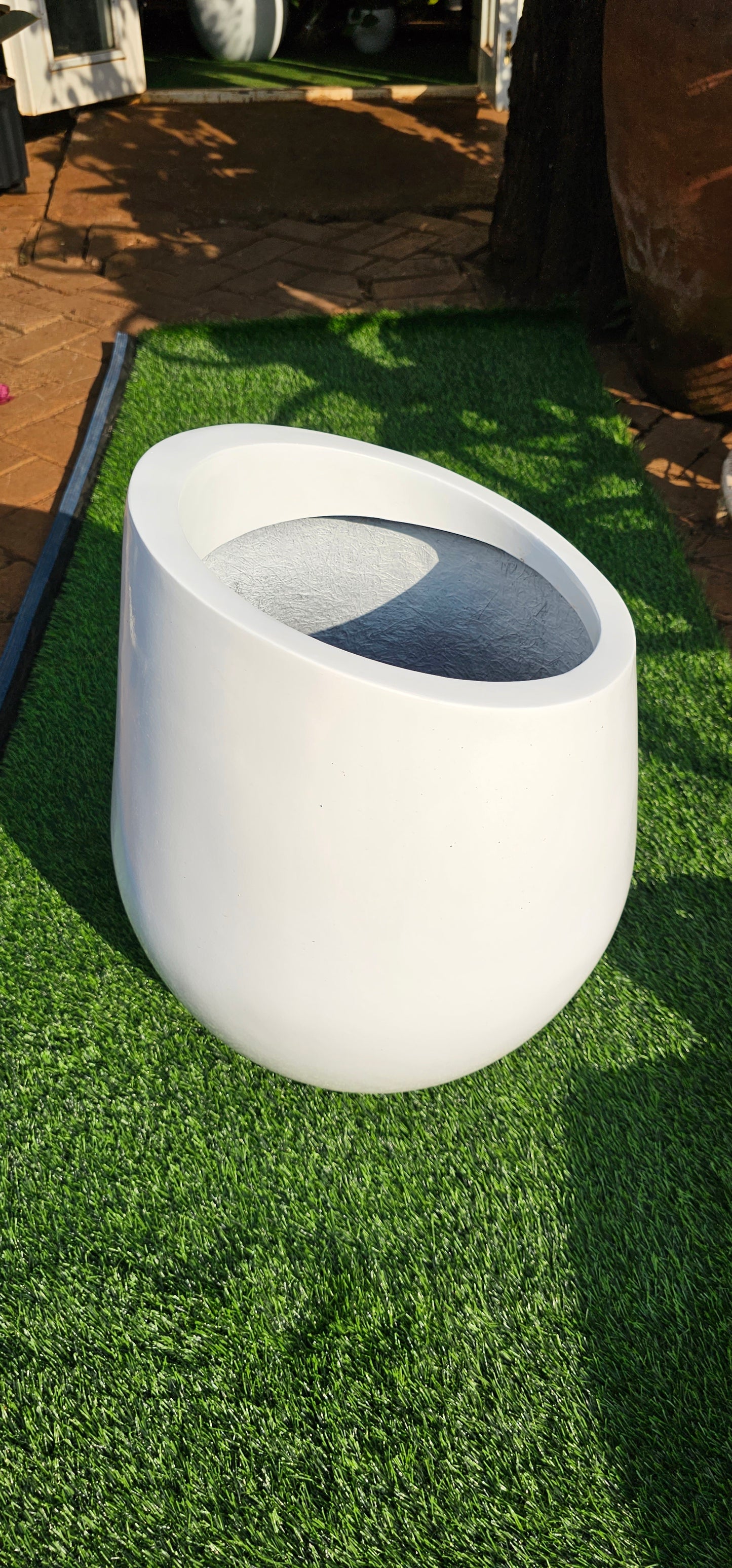 Half Neck Wide Fibre Pot