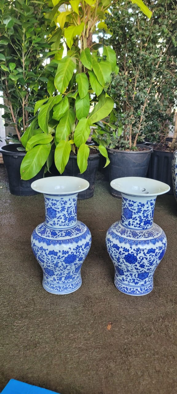 Blue and White Chinese Porcelain Vase wide neck